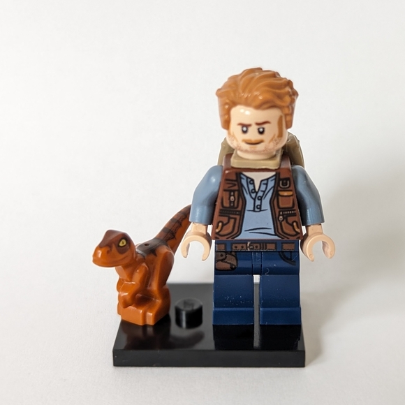 LEGO Jurassic World Owen Grady w/ baby dino - Picture 4 of 4
